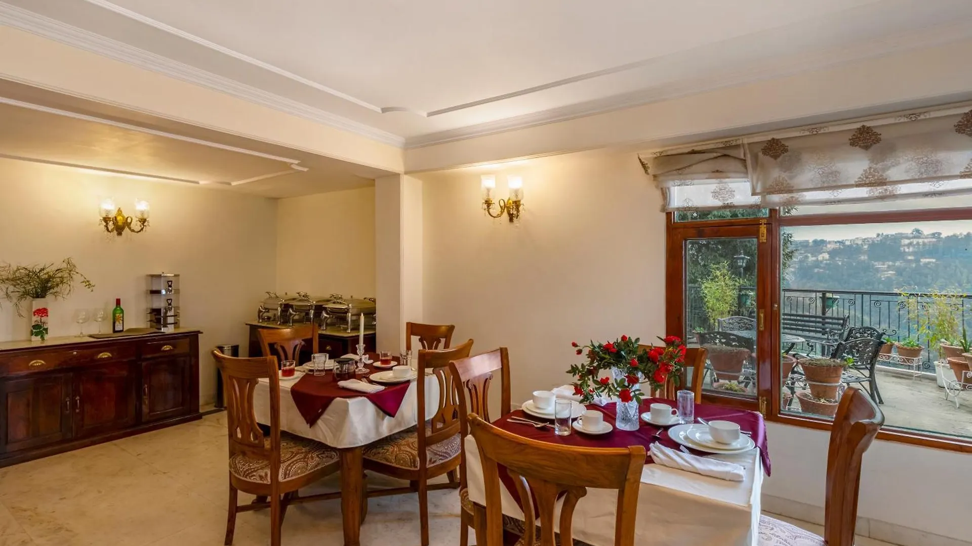 **** Hotel Alaya Stays Meridian Oak, Shimla India